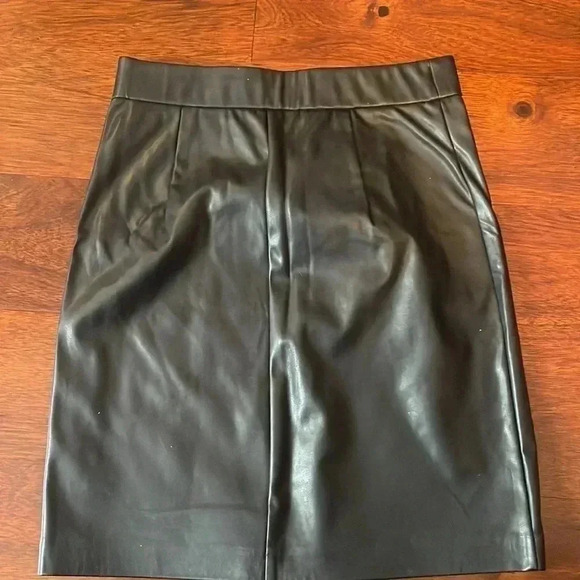 Dynamite faux leather mini skirt - Picture 3 of 5